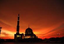 MUI Singkawang Minta Radio Lokal Seragamkan Waktu Azan Maghrib