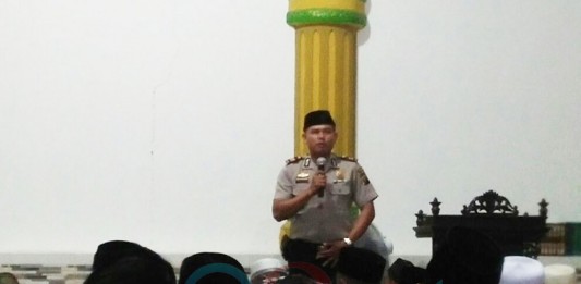 Warnet Abaikan Aturan Jam Operasional
