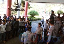 Mogok Kerja, Puluhan Sopir Tangki BBM Datangi Gedung DPRD