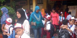 Kampanye Hari Pertama Sekolah, Ayo…Antar Anak ke Sekolah