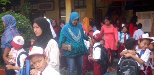 Kampanye Hari Pertama Sekolah, Ayo…Antar Anak ke Sekolah