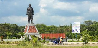 Bundaran Tugu Ali Anyang Butuh Penerangan