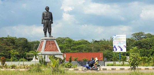 Bundaran Tugu Ali Anyang Butuh Penerangan