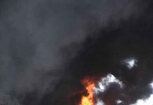 Terpercik Api Las Cafe Glass Ludes Terbakar