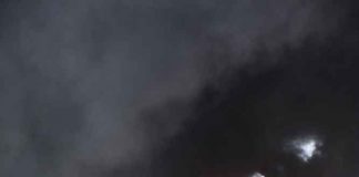 Terpercik Api Las Cafe Glass Ludes Terbakar