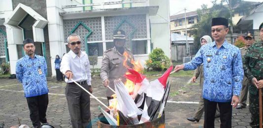 1.500 Layangan Hasil Razia Dibakar, Bahayakan Orang Lain, Bukan Pemain