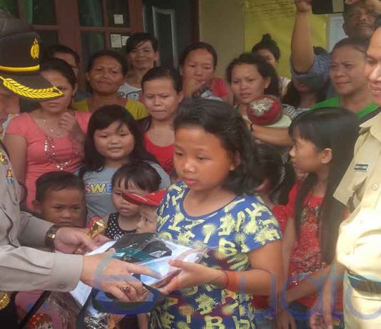 Korban Kebakaran Peroleh Bantuan Sembako dan Seragam Sekolah