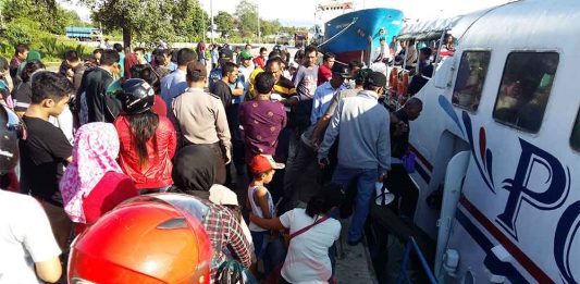 Arus Balik Lebaran Idul Fitri 1437 Hijriah, Penumpang Ekspres Poly II Membludak