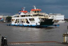 Hujan dan Dermaga Licin, Truk Nyemplung Sungai saat Masuk Fery