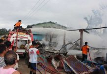 Tergamam Lihat Rumahnya Terbakar