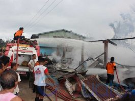 Tergamam Lihat Rumahnya Terbakar