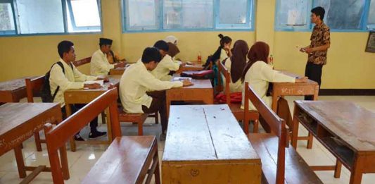 9 SMP Negeri Kekurangan Siswa