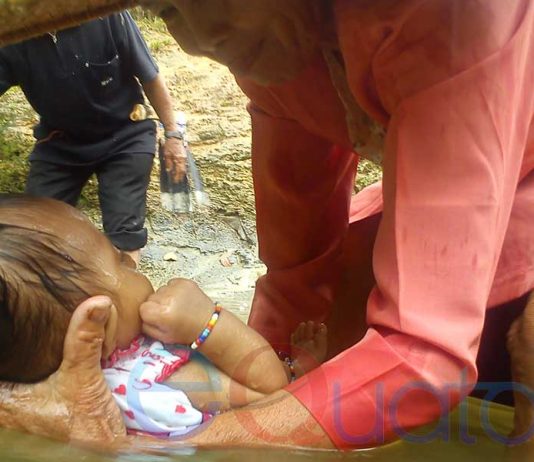 Ritual Manik ke Nembiak di Desa Pakak