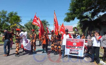 Ormas Tolak Kalender Bergambar Palu-Arit