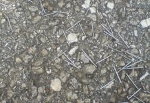 Protes Sopir Truk, Warga Tabur Paku