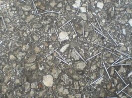 Protes Sopir Truk, Warga Tabur Paku