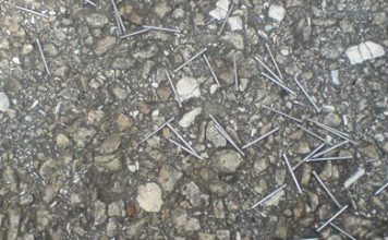 Protes Sopir Truk, Warga Tabur Paku