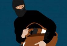 Tak Masuk Akal,  Berteduh di Kamar