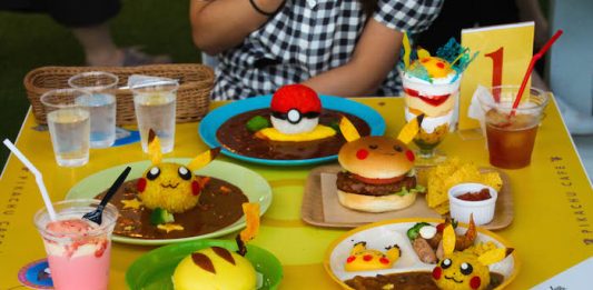 Trainer Tangkap Monster, Pengusaha Tangkap Duitnya