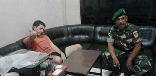 Cari Pokemon, Bule Terobos Markas Kodim