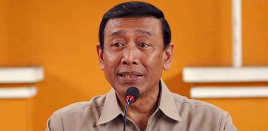 Laode Ida: Pak Jokowi, Tolong Jangan Pakai Wiranto Lagi