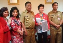 Liliyana Natsir Kembali Disiram Bonus dan Diarak di Kampung Halaman
