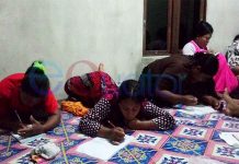 Tidak Muda Lagi, Tapi Masih Semangat Belajar Baca dan Tulis