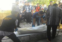 Lihat Ayah Sudah Terbujur Kaku