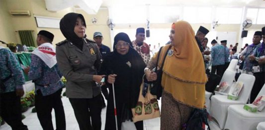 Kisah Ibu Tunanetra Tiga Kali Naik Haji