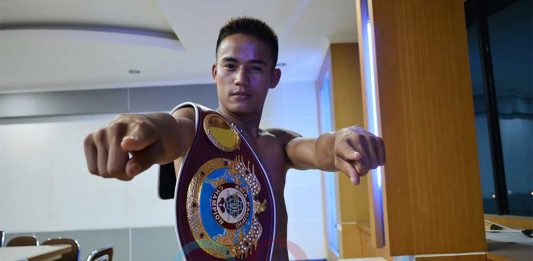 Demi HUT KKU, Iwan Naik Ring Tanpa Bayaran