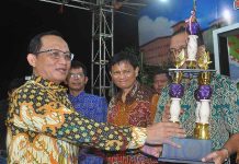 Stand Terbaik Ketapang Expo 2016 Raih Penghargaan