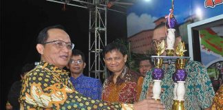 Stand Terbaik Ketapang Expo 2016 Raih Penghargaan