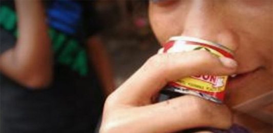 Batasi Penjualan Lem Kepada Anak