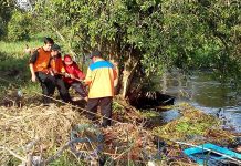 Cegah Banjir Terulang, Ramai-ramai Bersihkan Parit Nenas