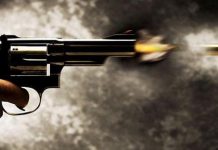 Pipi Ibu Rumah Tangga Tertembus Peluru Nyasar