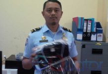 Jual Pakaian di Warkop Warga RRT Ditangkap