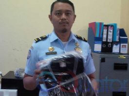 Jual Pakaian di Warkop Warga RRT Ditangkap