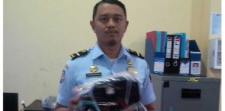 Jual Pakaian di Warkop Warga RRT Ditangkap