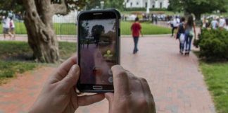 Satpol PP Awasi Pemain Pokemon