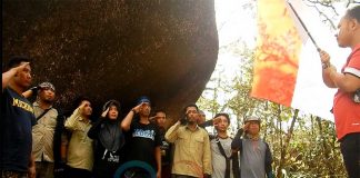Tertatih, 19 Jam Menempuh Perjalanan 22 Km, Merah Putih Berkibar di Puncak TNGP