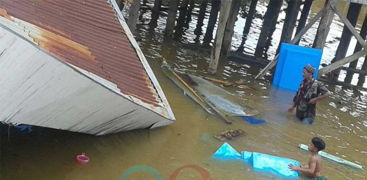 Penyangga Rapuh, Rumah Tenggelam