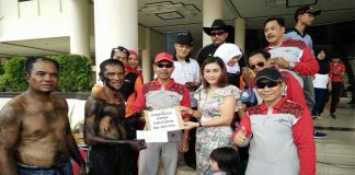 DPRD Kalbar Gelar Panjat Pinang