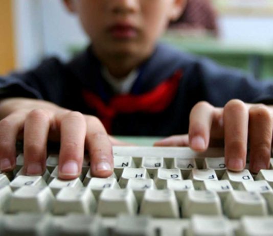 Belajar Menjadi Teroris dari Internet