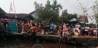 Perlombaan di Parit Meriahkan HUT ke-71 RI