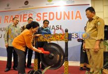 Kalbar KLB Rabies, Lutut Cornelis pun Bergegar