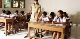 4 Tahun Tidak Diperhatikan, Wajar Guru Honorer Berpaling