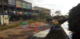 Perbaikan Jalan Parit H Muksin 2 Dianggap Kebijakan Main-main