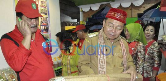Cornelis: Jangan Beli Perabot Plastik