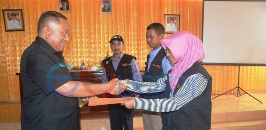 Ratusan Sarjana Serbu Melawi dan Bengkayang