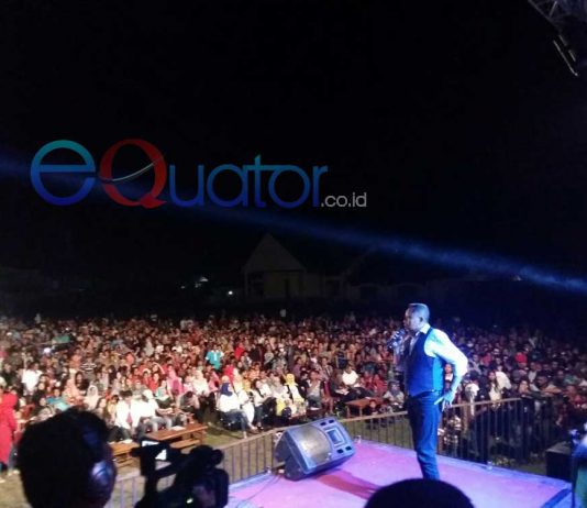 Aksi Panggung Tukul, Sibad dan Dadang Bius Masyarakat Ketapang